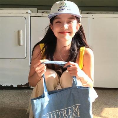 三个摩登女性